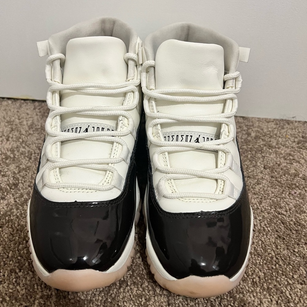 JORDAN SHOES 11 RETRO, SZ 6, COLOR/NEAPOLITAN